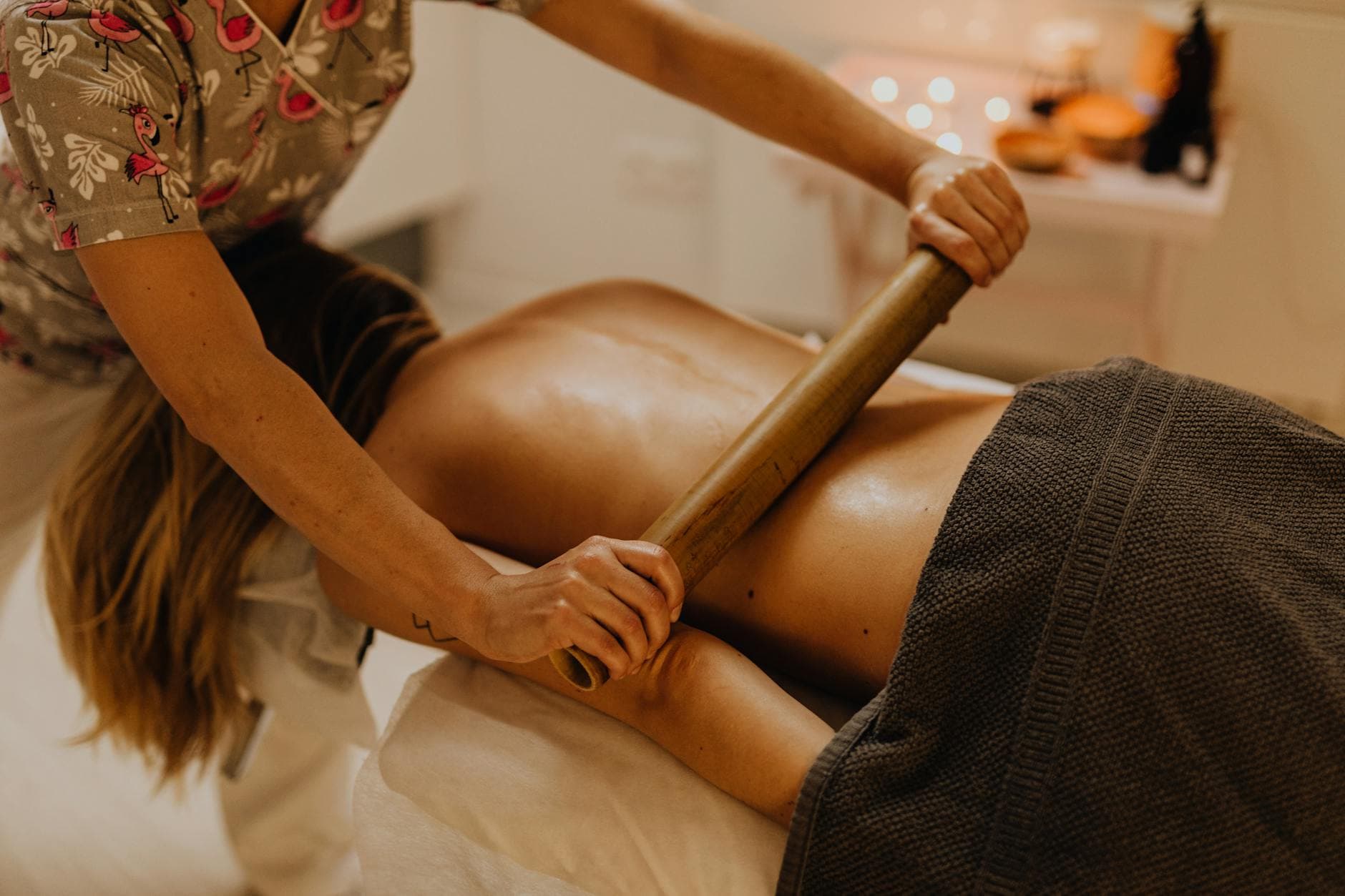 핫스톤 마사지: 따뜻한 돌이 전하는 깊은 휴식과 치유의 힘